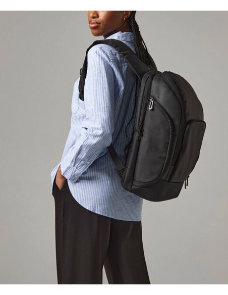 QUA-QD910-Pro-Tech Charge Backpack